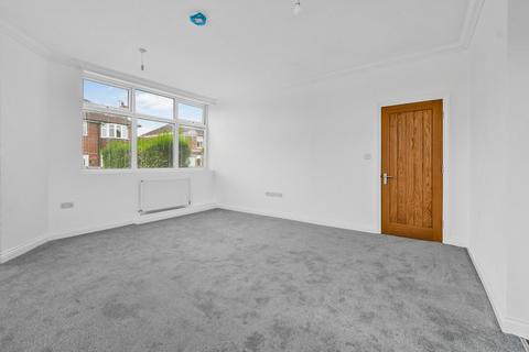 2 bedroom flat for sale, Rawcliffe Drive, York, YO30