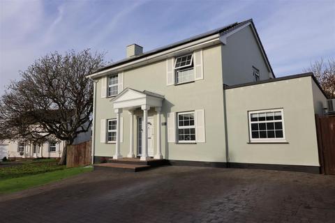 4 bedroom detached house for sale, Lower Cross Road, Bickington, Barnstaple