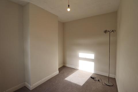 2 bedroom terraced house to rent, Euston Road, Northampton, NN4