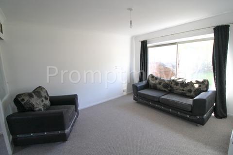 3 bedroom semi-detached house to rent, Moat Lane Luton LU3 1UU