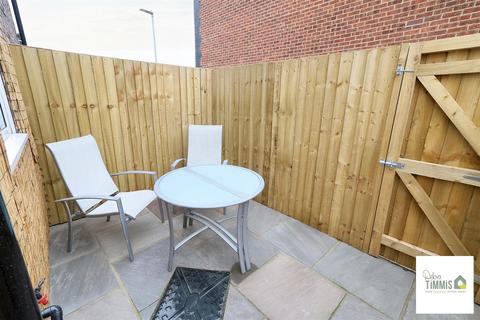 3 bedroom end of terrace house for sale, Macclesfield Street, Burslem, Stoke-On-Trent