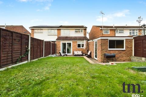 3 bedroom semi-detached house for sale, Mountbatten Road, Braintree CM7