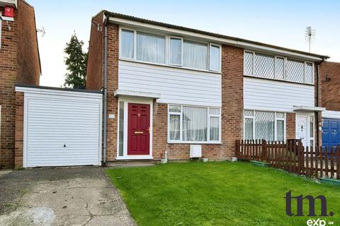 3 bedroom semi-detached house for sale, Mountbatten Road, Braintree CM7