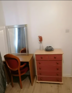 1 bedroom in a flat share to rent, Newburn Street, London SE11