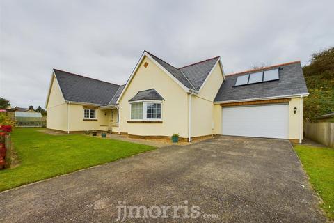 3 bedroom detached bungalow for sale, Crunwere Close, Llanteg, Narberth