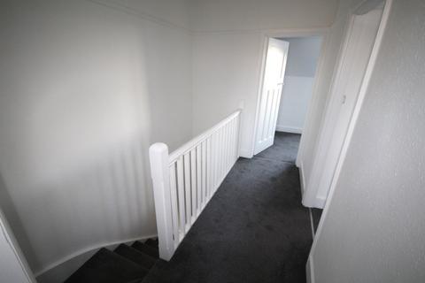 2 bedroom maisonette to rent, Sycamore Road, Amersham HP6