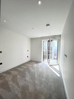 2 bedroom flat to rent, Parkside Apartments, Cascade Way, London