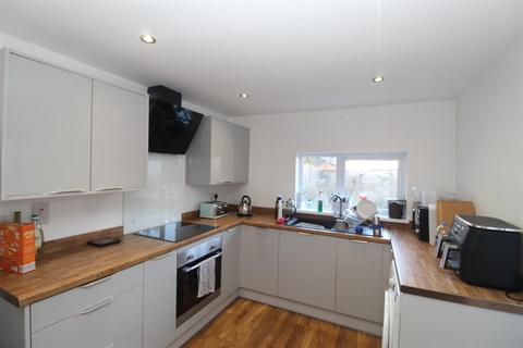 3 bedroom house to rent, Preswylfa Street, Cardiff CF5