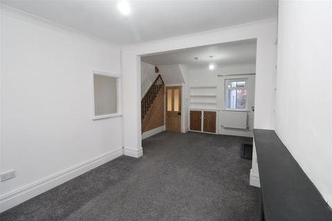 3 bedroom house to rent, Preswylfa Street, Cardiff CF5