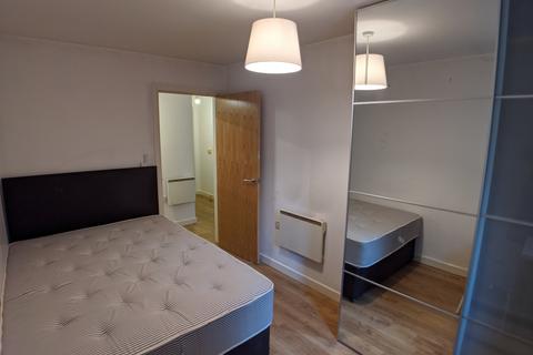 3 bedroom flat to rent, Mitford Road, Manchester M14