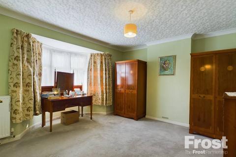 2 bedroom bungalow for sale, Grosvenor Road, Staines-upon-Thames, Surrey, TW18