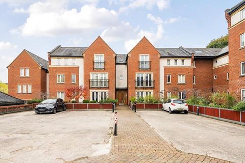 2 bedroom flat for sale, Old Amersham,  Buckinghamshire,  HP7