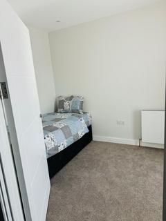 1 bedroom in a house share to rent, New Road, Rainham RM13