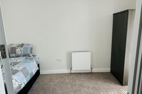 1 bedroom in a house share to rent, New Road, Rainham RM13