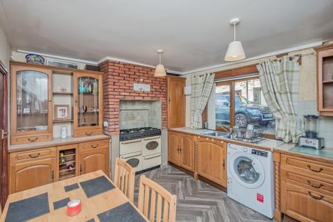 3 bedroom terraced house for sale, Town Street, Birkenshaw, Bradford, West Yorkshire, BD11