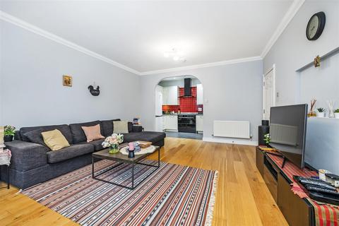 2 bedroom flat for sale, Chapman Square, London