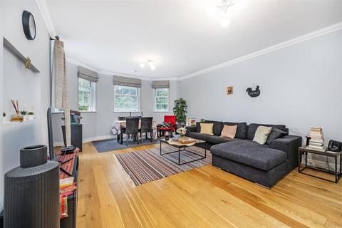 62 Chapman Square, London, SW19 5QU