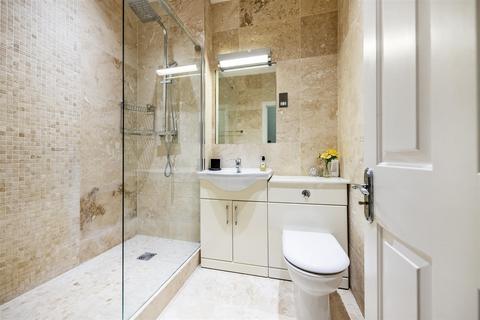 62 Chapman Square, London, SW19 5QU