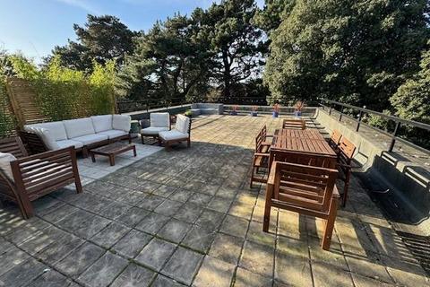 3 bedroom flat to rent, The Avenue, Poole