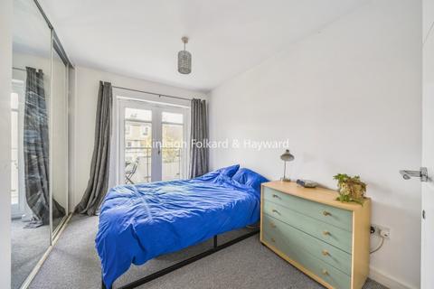 2 bedroom apartment to rent, Upper Tooting Road London SW17