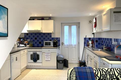 3 bedroom house to rent, Grays Yard, Penryn