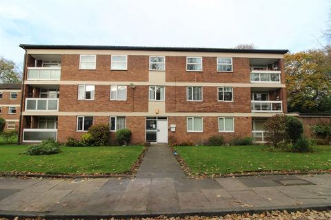 2 bedroom apartment to rent, Foxhill Court, LS16