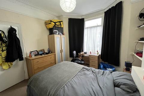 5 bedroom house to rent, Strathnairn Street, Roath, Cardiff