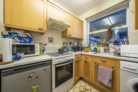 2 bedroom terraced house for sale, Chatterton Road, Bromley