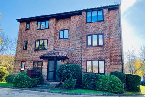 1 bedroom flat to rent, Swann Way, Broadbridge Heath