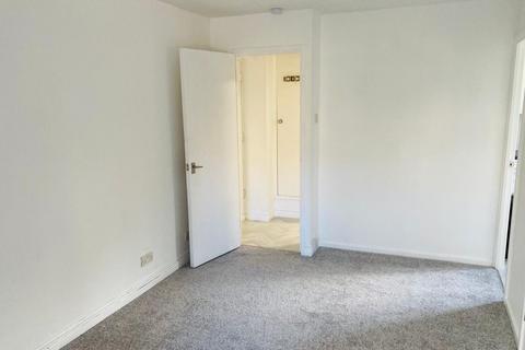 1 bedroom flat to rent, Swann Way, Broadbridge Heath