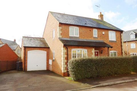 4 bedroom detached house to rent, 6 The Old Woodyard, Silverstone