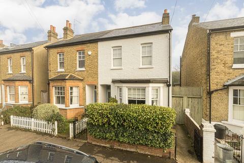 2 bedroom semi-detached house to rent, Malvern Road, Hampton TW12