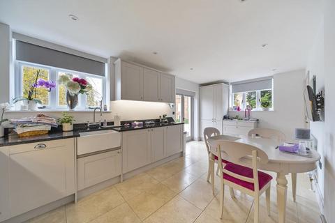 3 bedroom detached house for sale, Rosary Manor,  The Ridgeway,  NW7