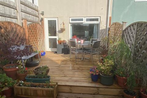 2 bedroom terraced house for sale, Howard Close, Teignmouth, TQ14