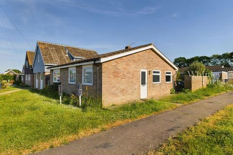 4 bedroom detached bungalow for sale, Owens Close, Long Stratton