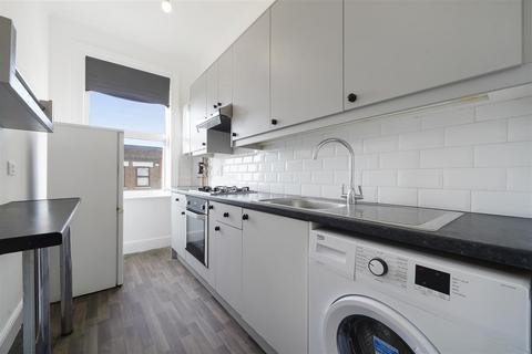 2 bedroom flat to rent, Chamberlayne Road, Kensal Rise, Lonfdon