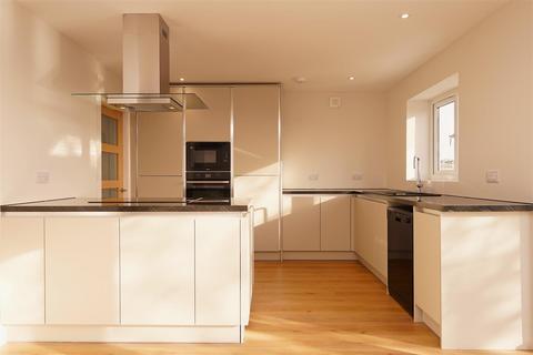 25 Bermuda Crescent, Walney, Barrow-in-furness, LA14 3DJ