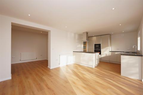 25 Bermuda Crescent, Walney, Barrow-in-furness, LA14 3DJ