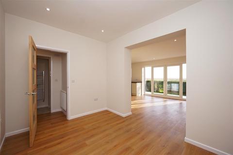 25 Bermuda Crescent, Walney, Barrow-in-furness, LA14 3DJ