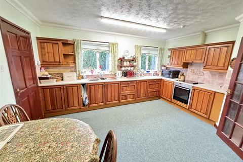 7 Parc Ffos, Ffosyffin, Aberaeron, SA46 0HS