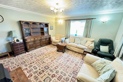 7 Parc Ffos, Ffosyffin, Aberaeron, SA46 0HS