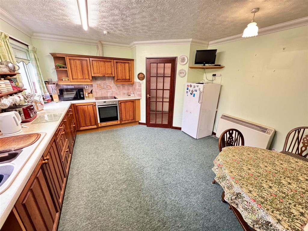 Kitchen Dining room