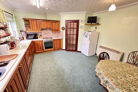7 Parc Ffos, Ffosyffin, Aberaeron, SA46 0HS