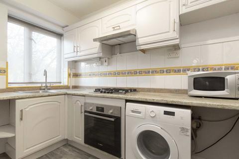 2 bedroom flat to rent, Brooks Road, London W4