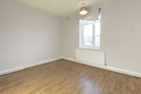 2 bedroom flat to rent, Brooks Road, London W4