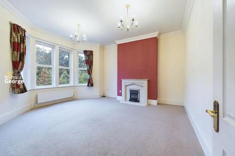 2 bedroom flat to rent, Manor House, Wake Green Rd, Moseley, B13 9PE