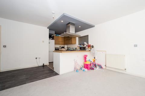 2 bedroom maisonette for sale, Newham Way, London E6