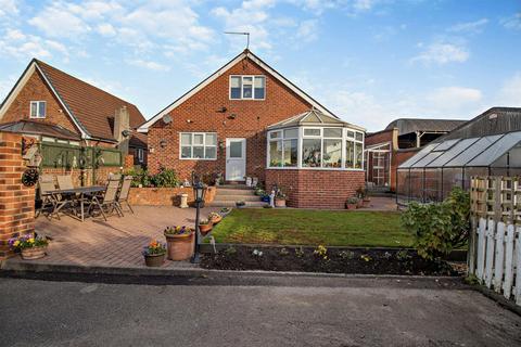 3 bedroom detached bungalow for sale, Doncaster Road, Harlington, Doncaster