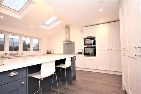 4 bedroom semi-detached house to rent, Felstead Road, Loughton, IG10