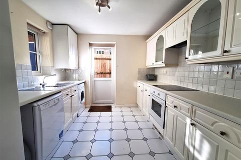 4 bedroom detached house to rent, Morlais